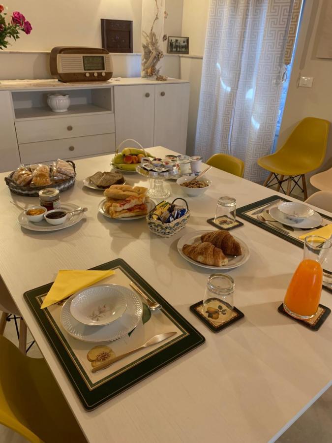 Cabane Bed And Breakfast Garlenda Eksteriør billede